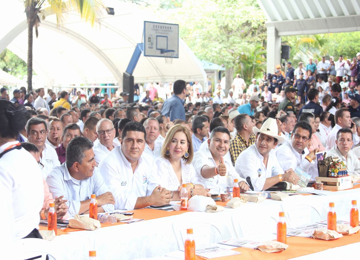Algunos de los alcaldes del departamento del Huila, participantes del taller ‘Construyendo País’ celebrado en el municipio de Garzón.